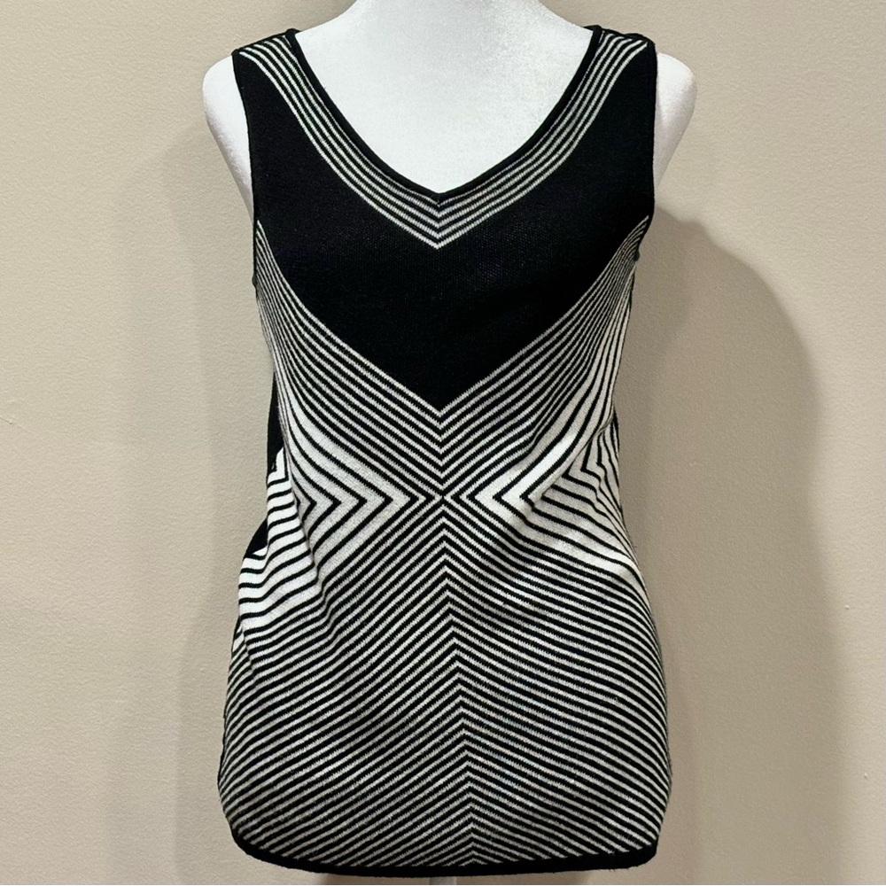Antonio Melani Black and White Geometric Sleeveless Knit Top Size XS